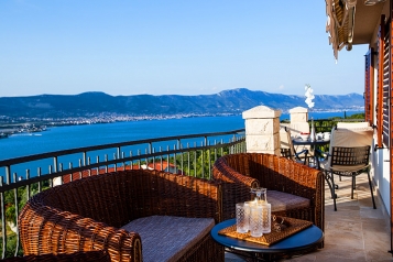 Exclusive villa in Trogir for 17 persons