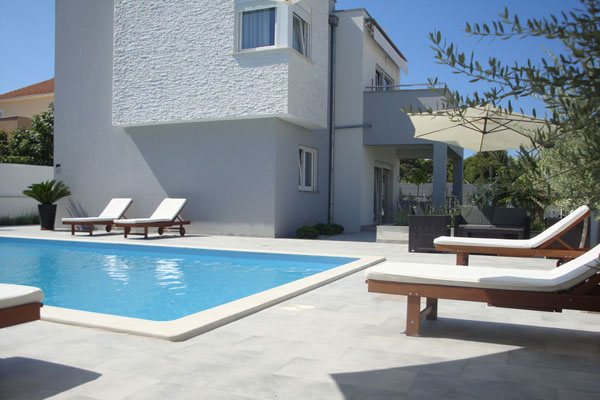 Villa Gabi with swimming pool near the beach - Zadar